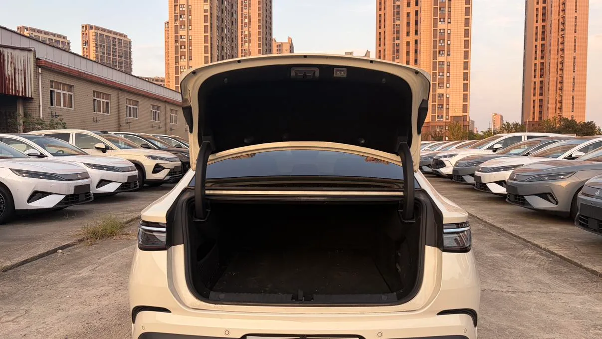 BYD Seal 07DM, 2026 — фото 11