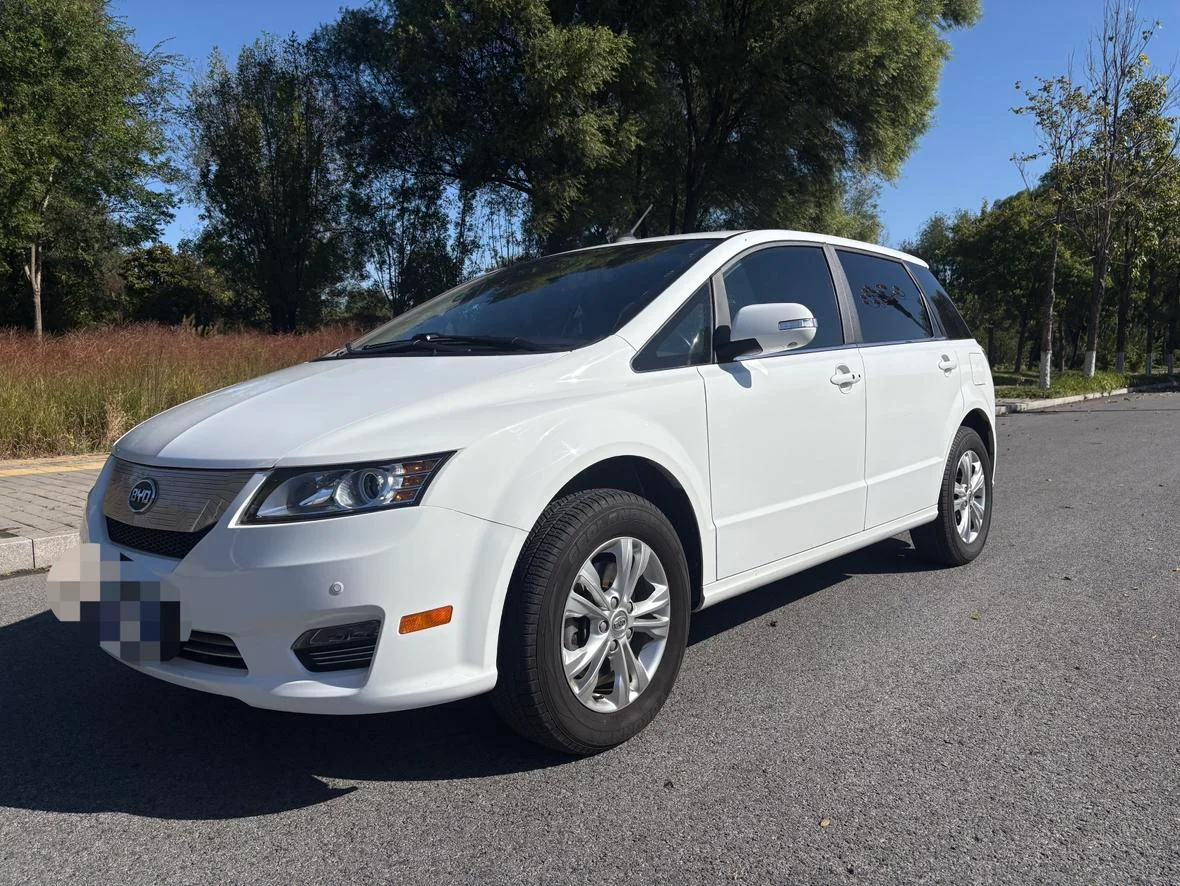 BYD e6