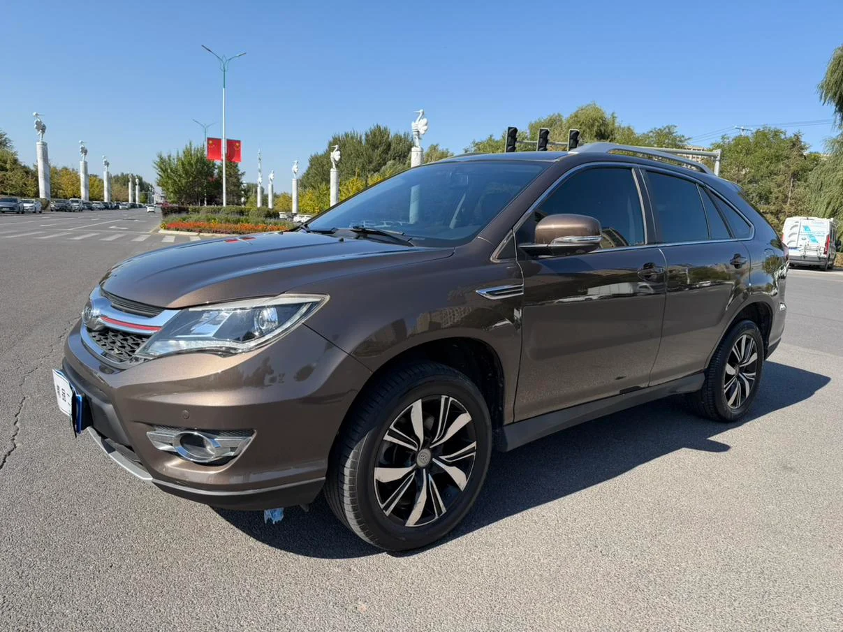 BYD S7