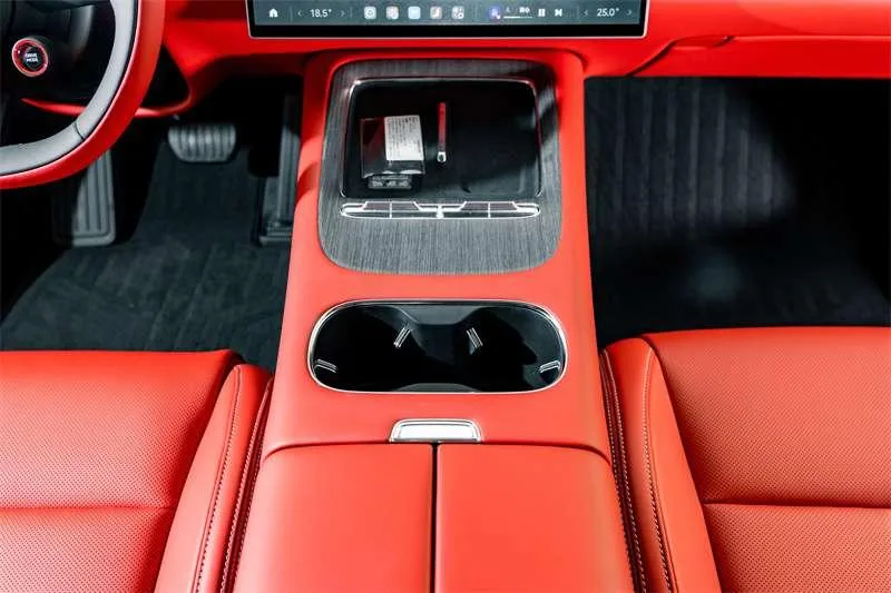 Xiaomi Auto Xiaomi SU7, 2026 — фото 14