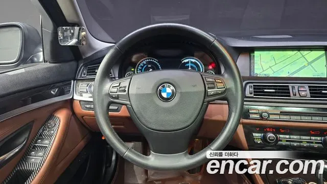 BMW 5-Series F10, 2013 — фото 13