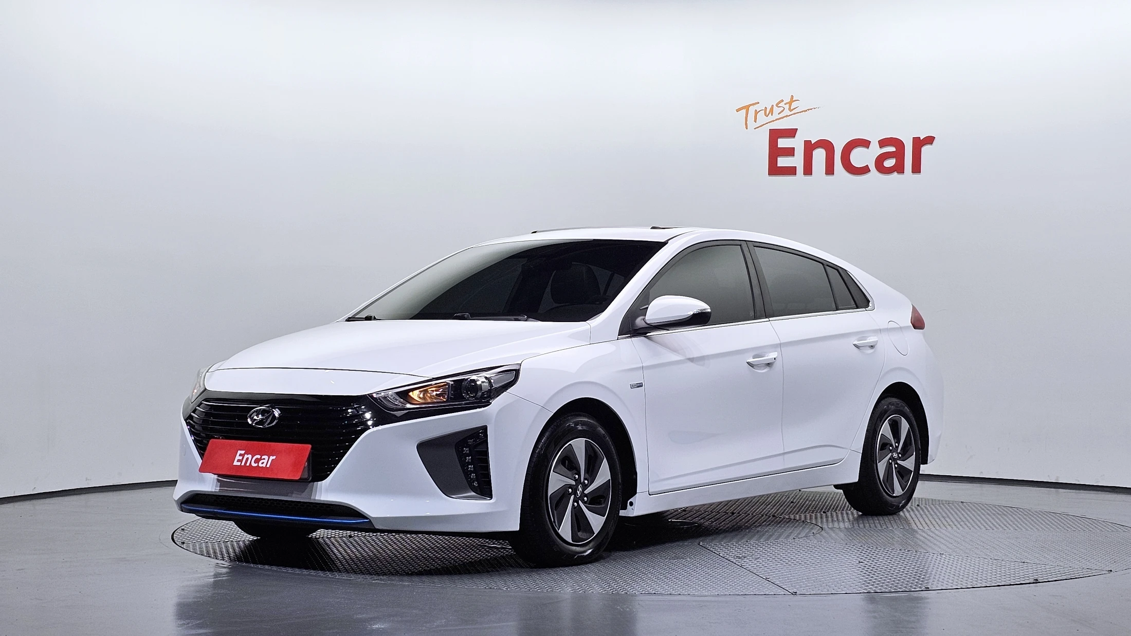 Hyundai Ioniq Ionic Hybrid
