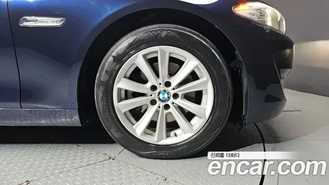 BMW 5-Series F10, 2011 — фото 5