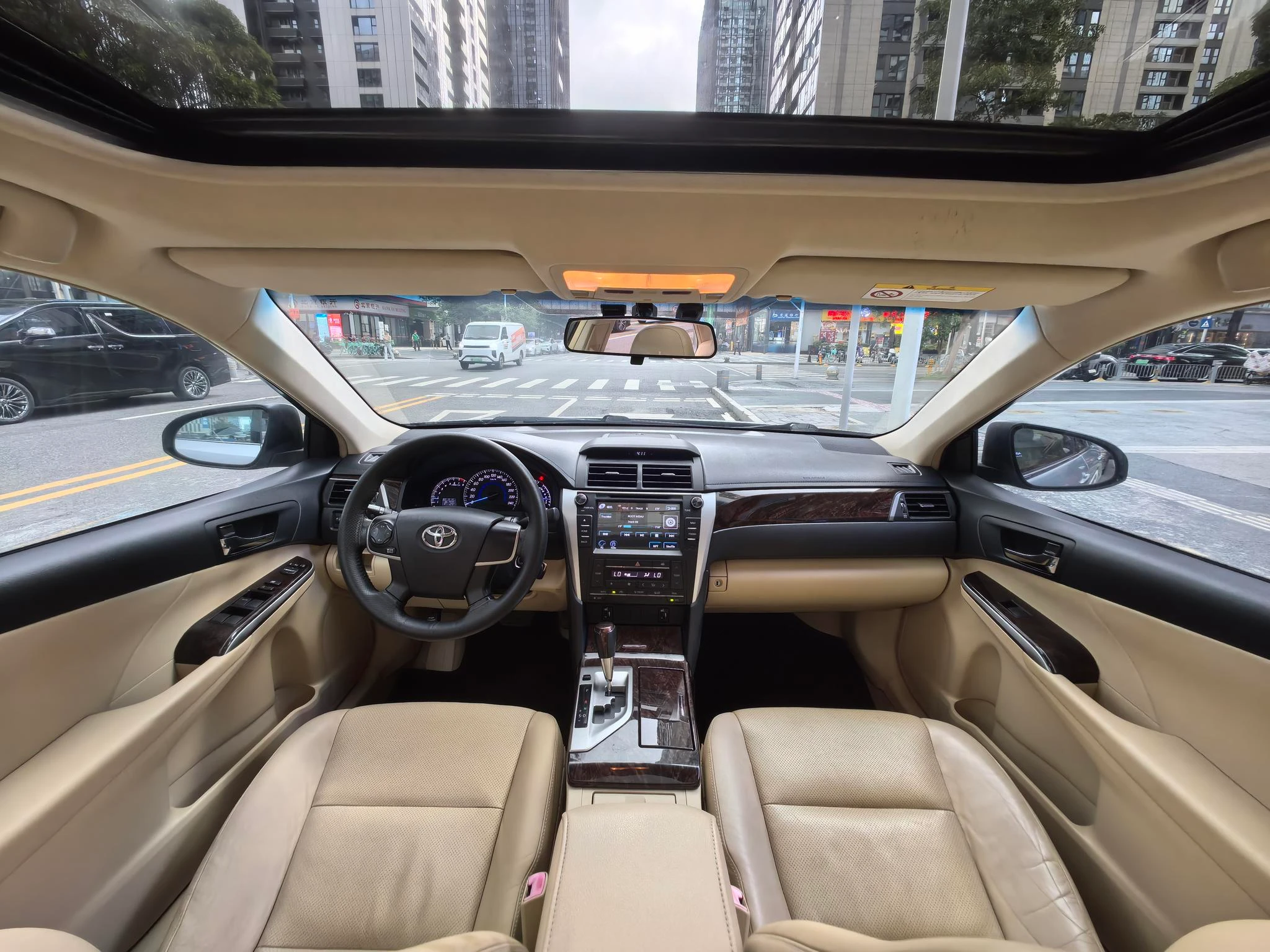 Toyota Camry, 2015 — фото 19