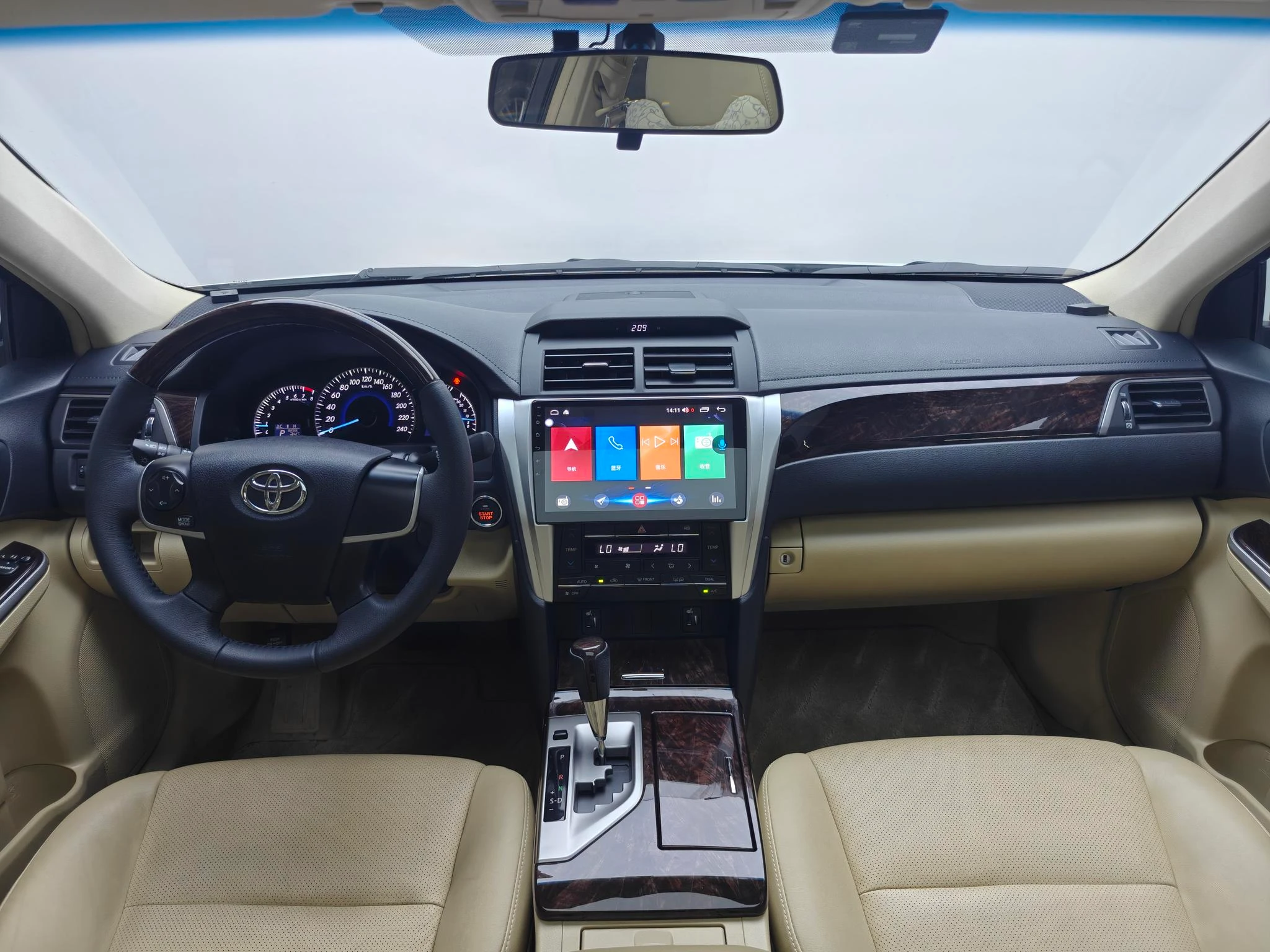 Toyota Camry, 2015 — фото 9
