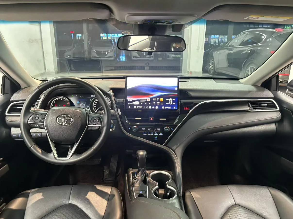 Toyota Camry, 2023 — фото 4