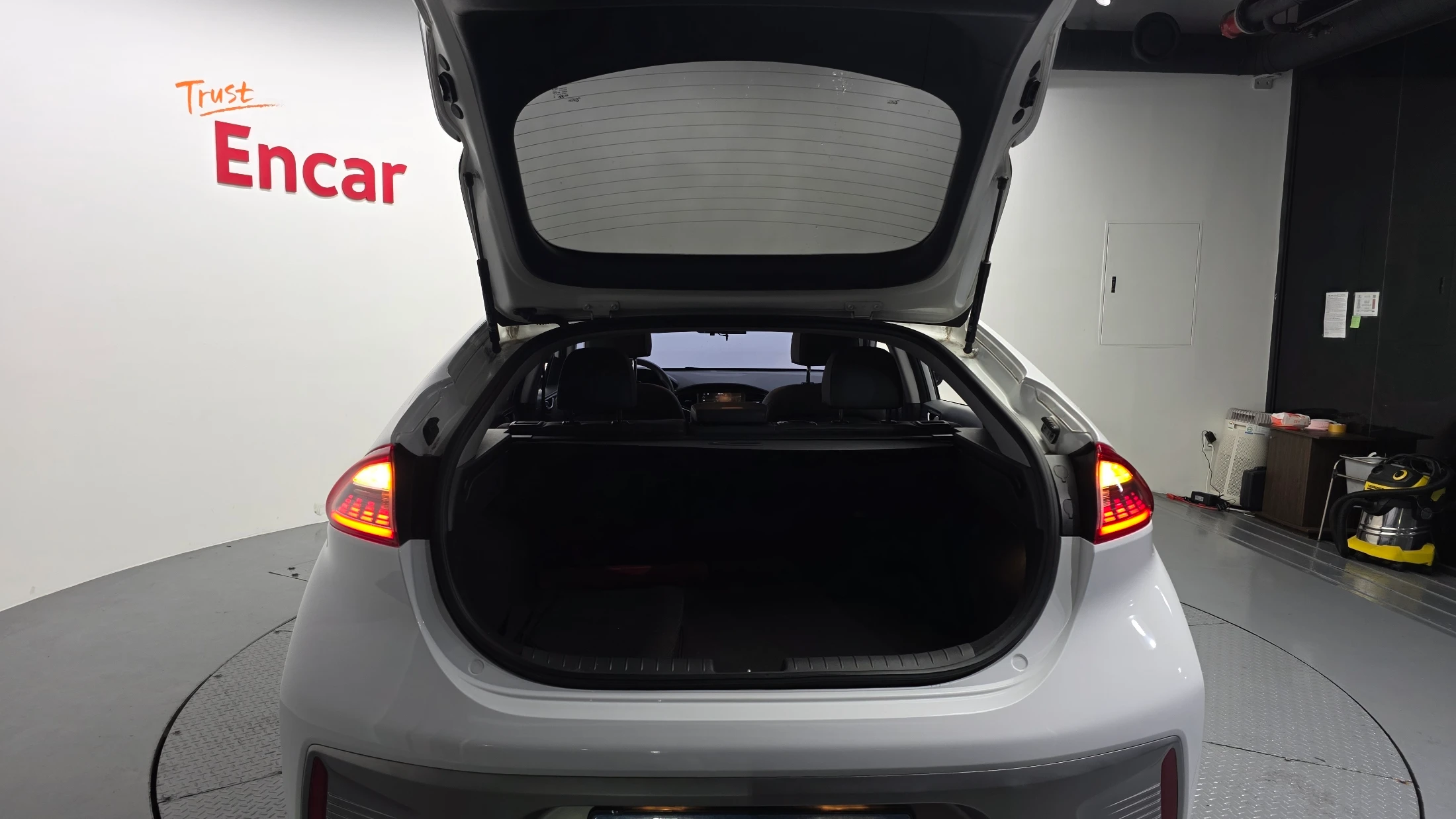Hyundai Ioniq Ionic Electric, 2018 — фото 31