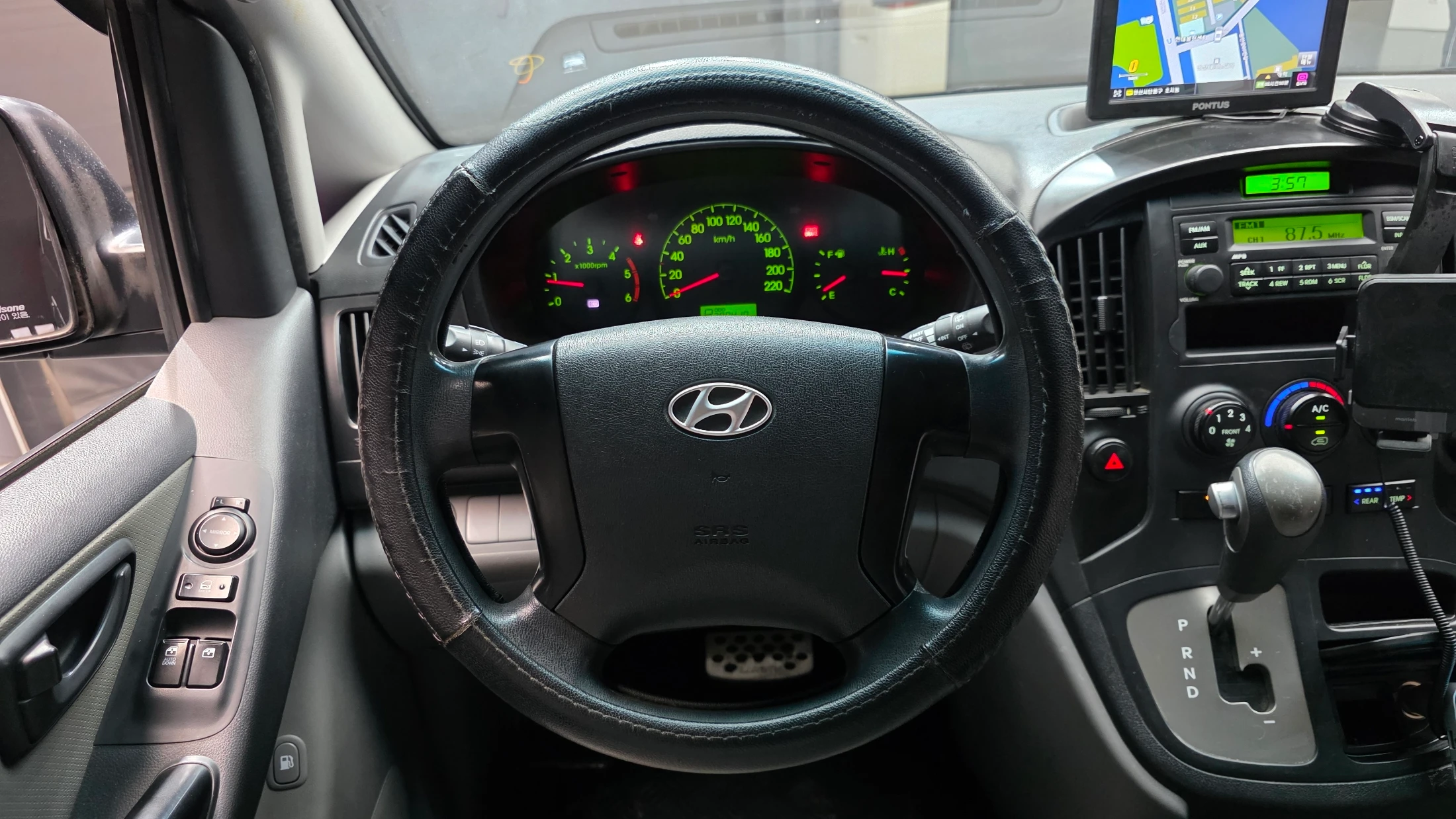 Hyundai Starex Grand Starex, 2012 — фото 14