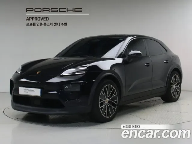 Porsche Macan EV