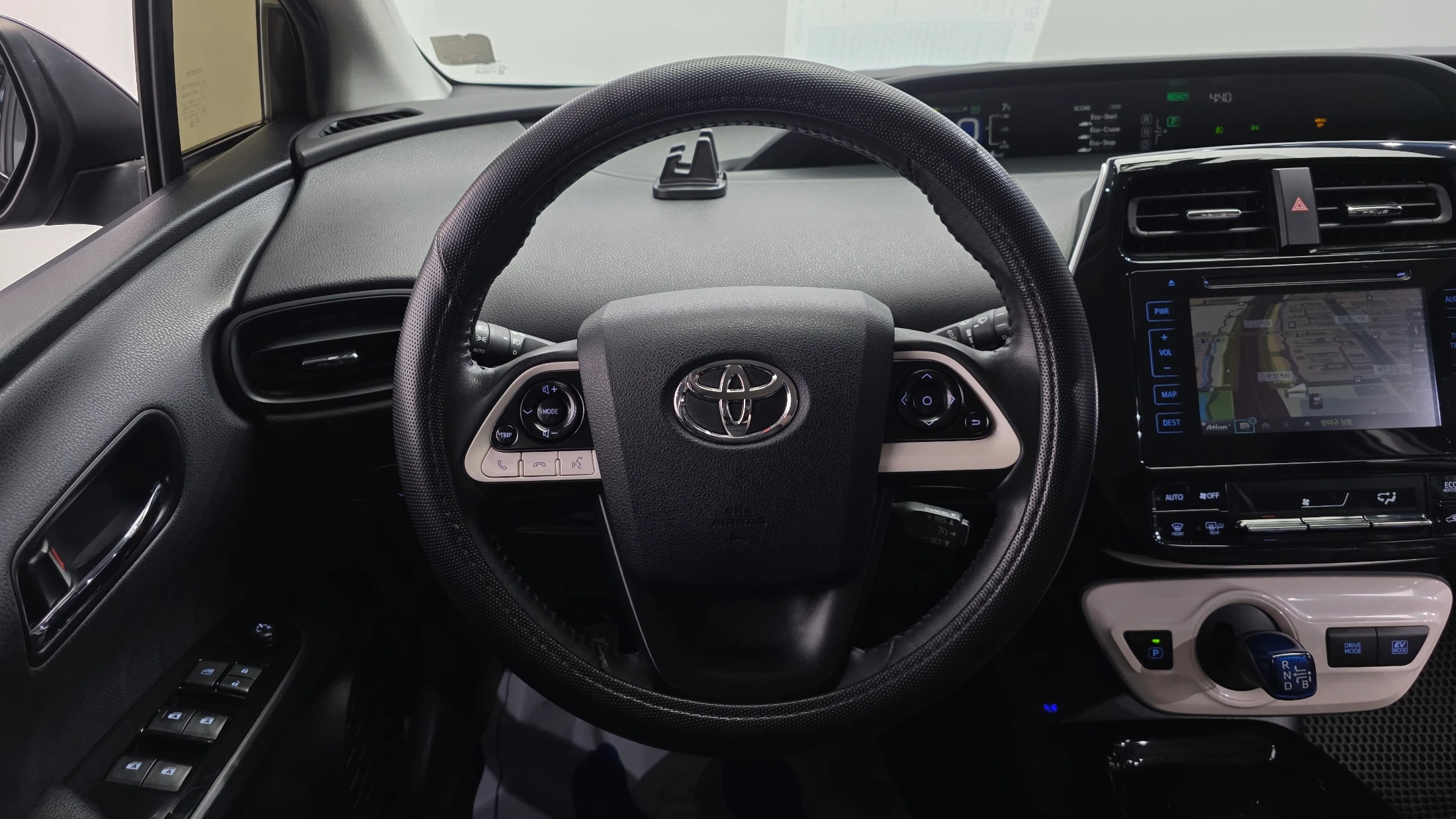 Toyota Prius, 2018 — фото 13