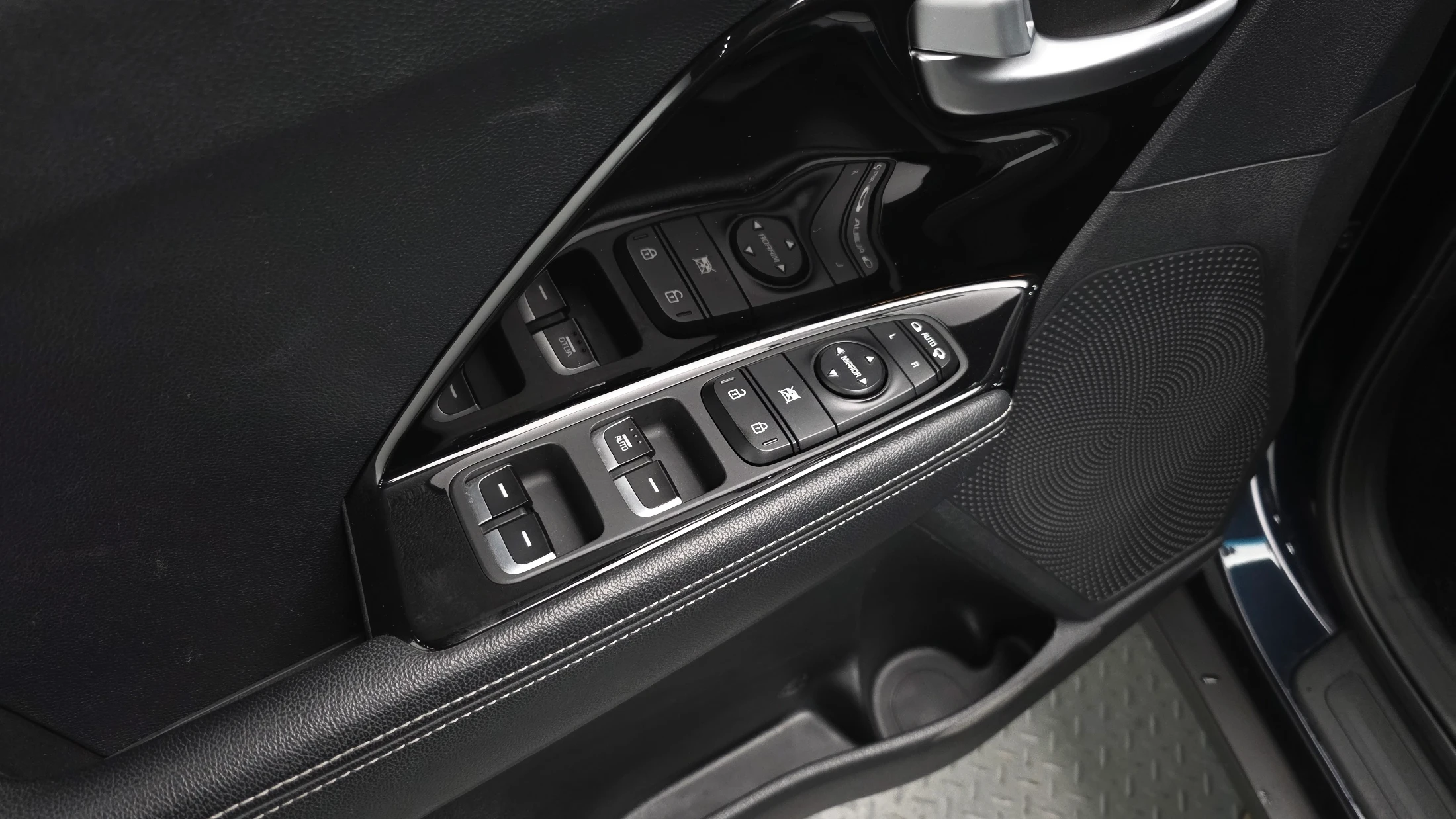 Kia Niro, 2016 — фото 28