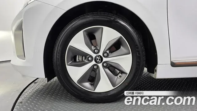 Hyundai Ioniq Ionic Electric, 2017 — фото 5