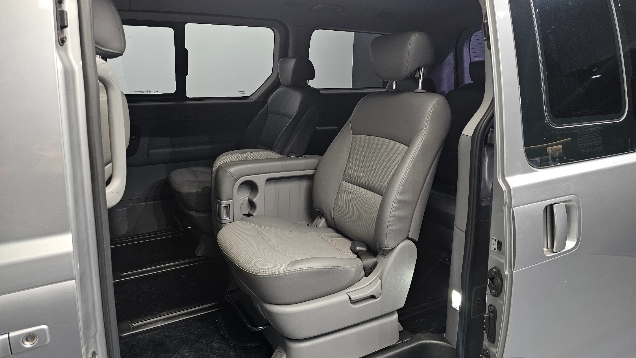 Hyundai Starex Grand Starex, 2012 — фото 18