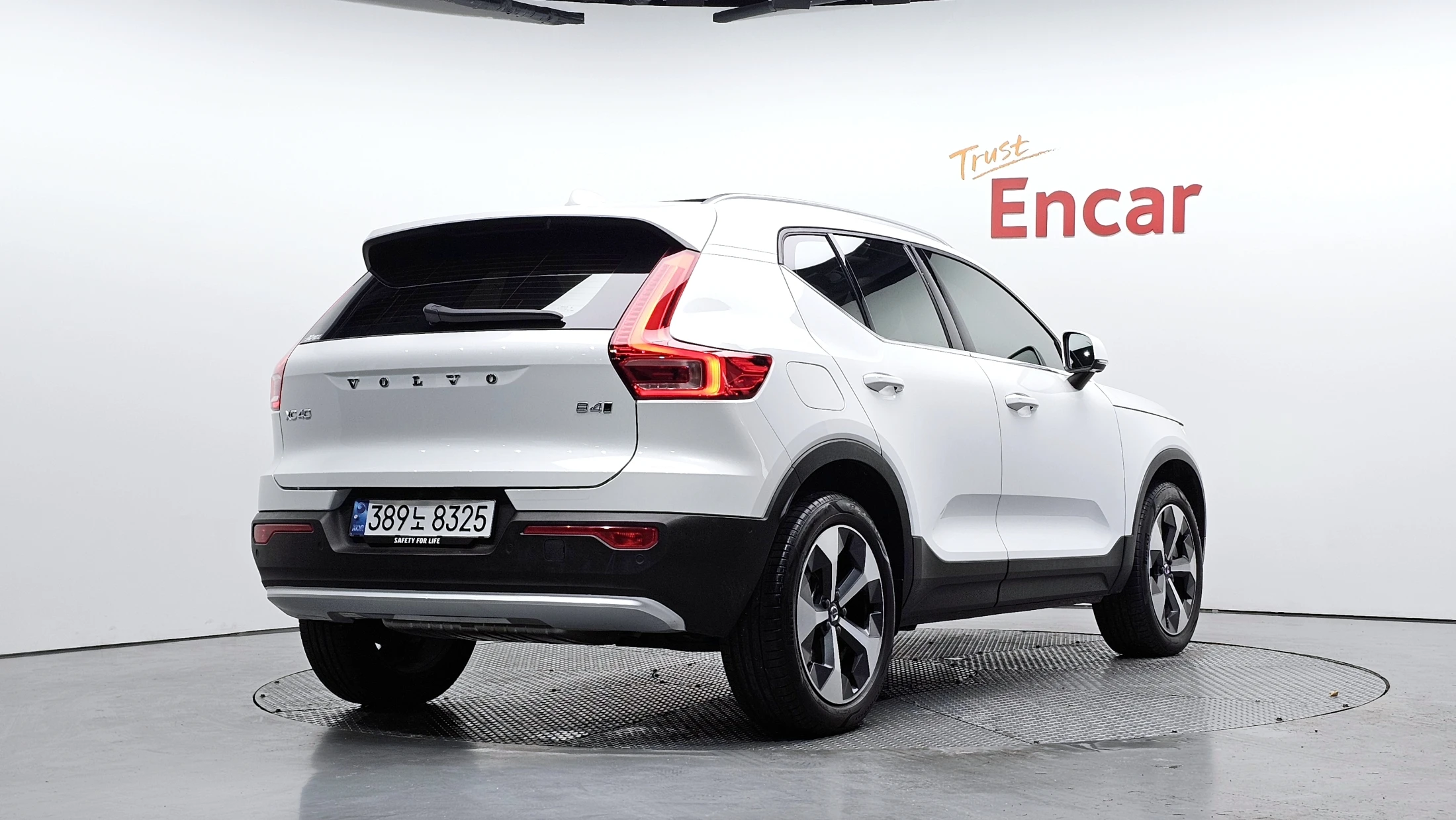 Volvo Xc40, 2025 — фото 2