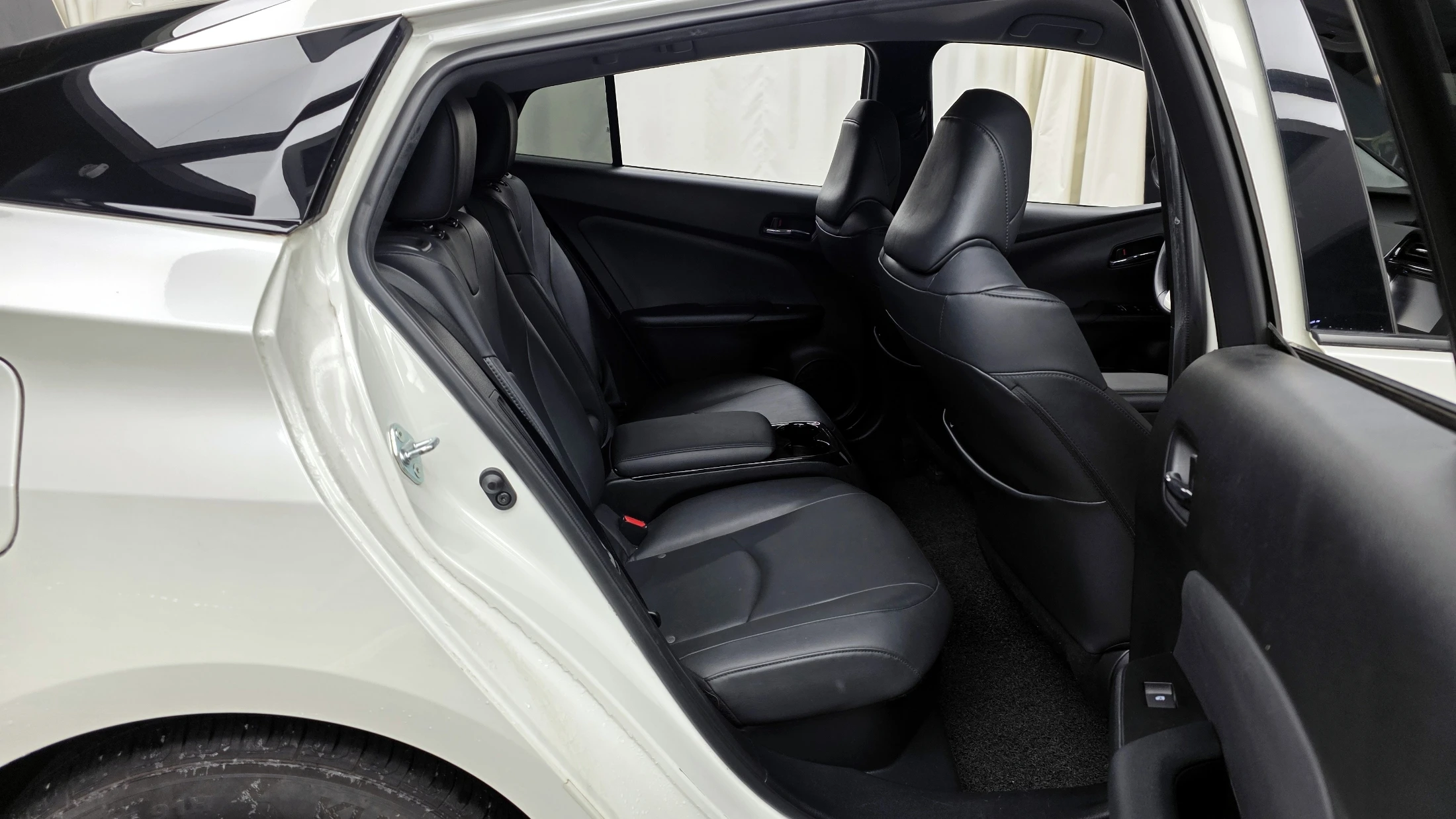 Toyota Prius Prime, 2018 — фото 12