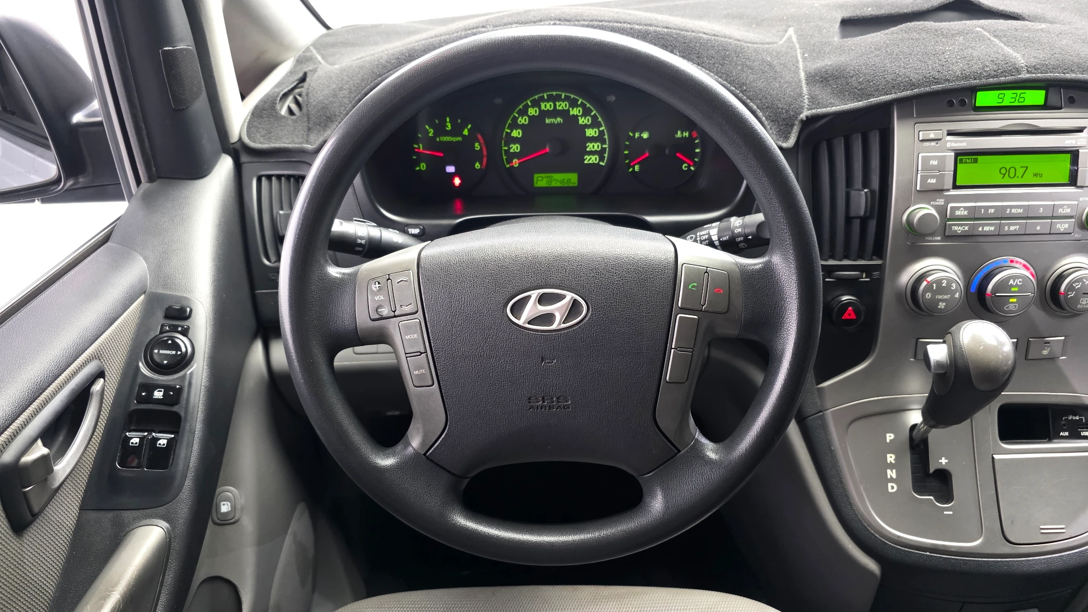 Hyundai Starex Grand Starex, 2011 — фото 13