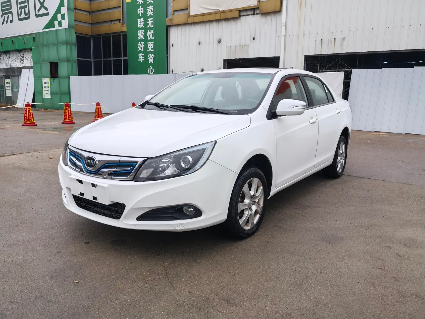 BYD e5