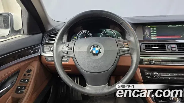 BMW 5-Series F10, 2013 — фото 13
