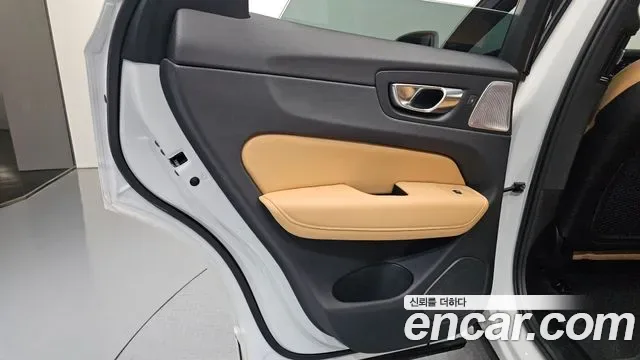 Volvo Xc60, 2025 — фото 25