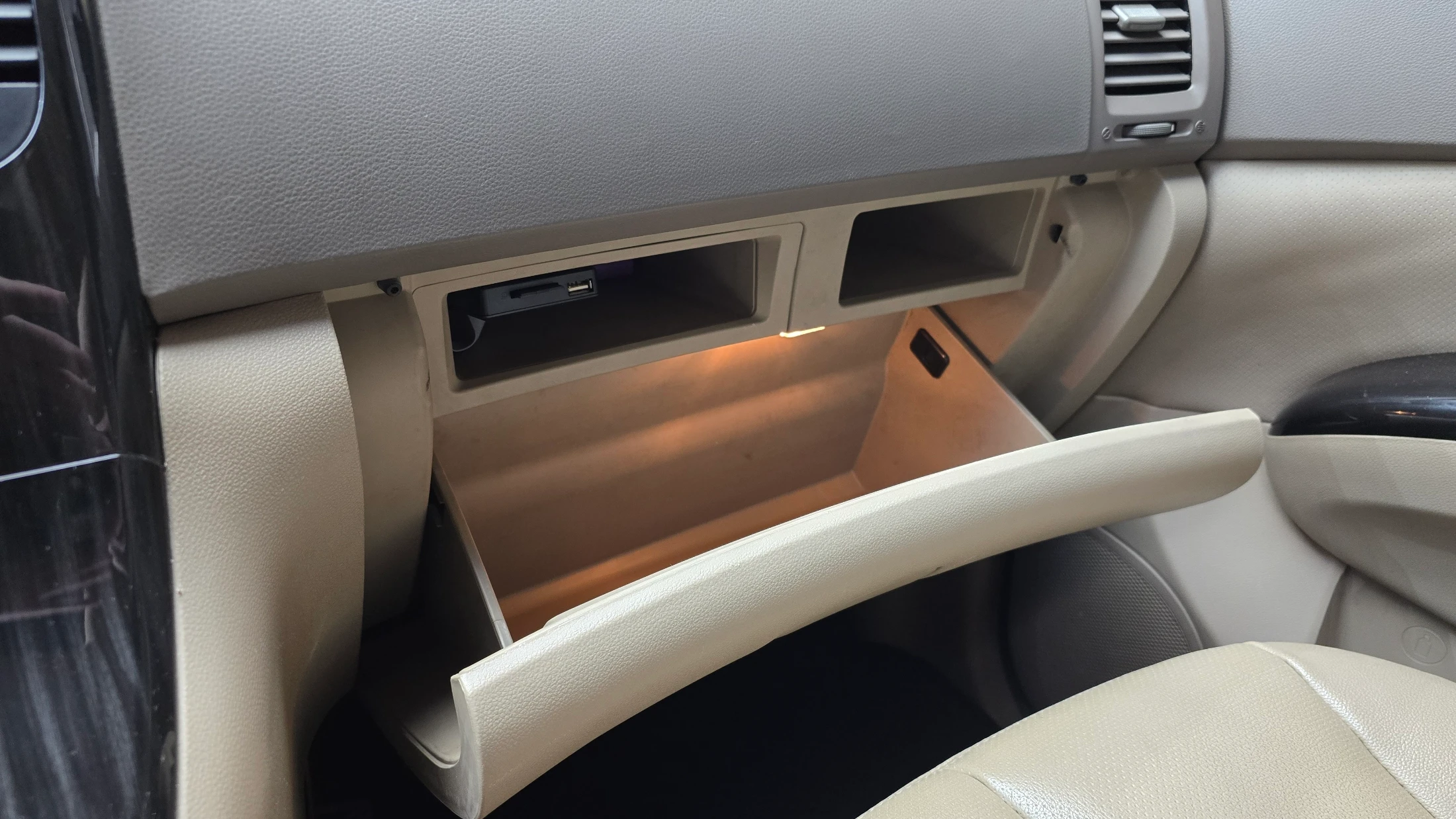 Kia Canival Carnival R, 2012 — фото 27