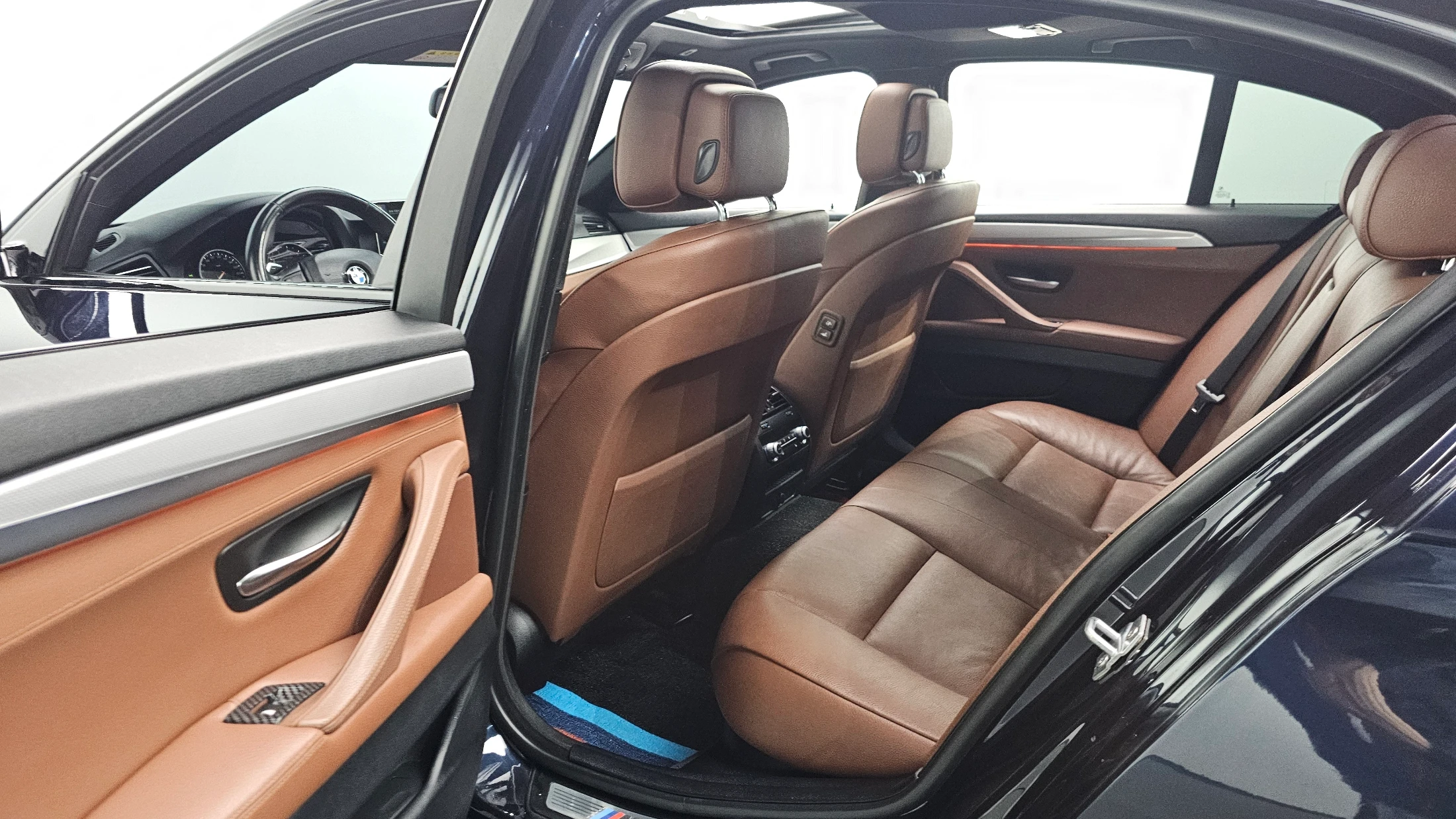 BMW 5-Series F10, 2013 — фото 12