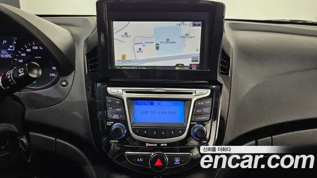 Hyundai Accent, 2012 — фото 16