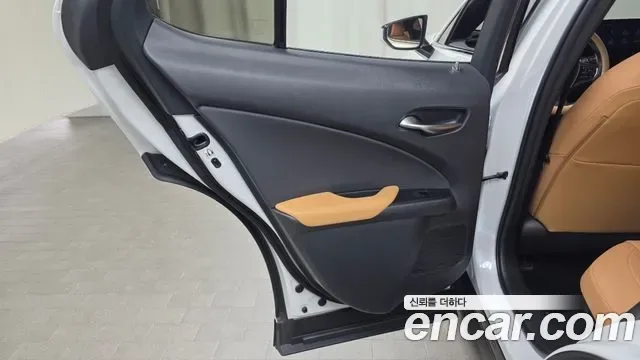 Lexus Ux UX300h, 2025 — фото 26