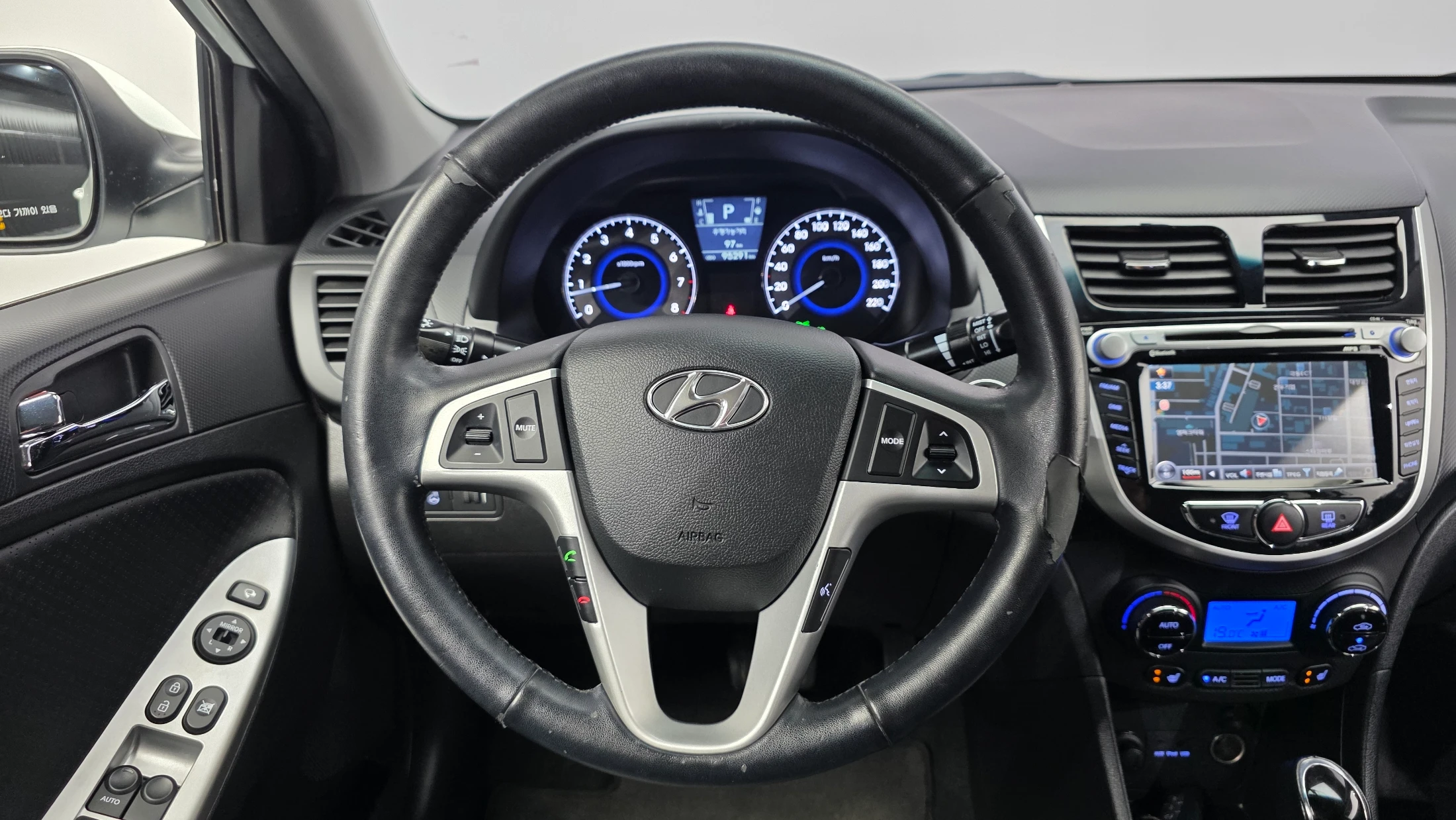Hyundai Accent, 2012 — фото 13