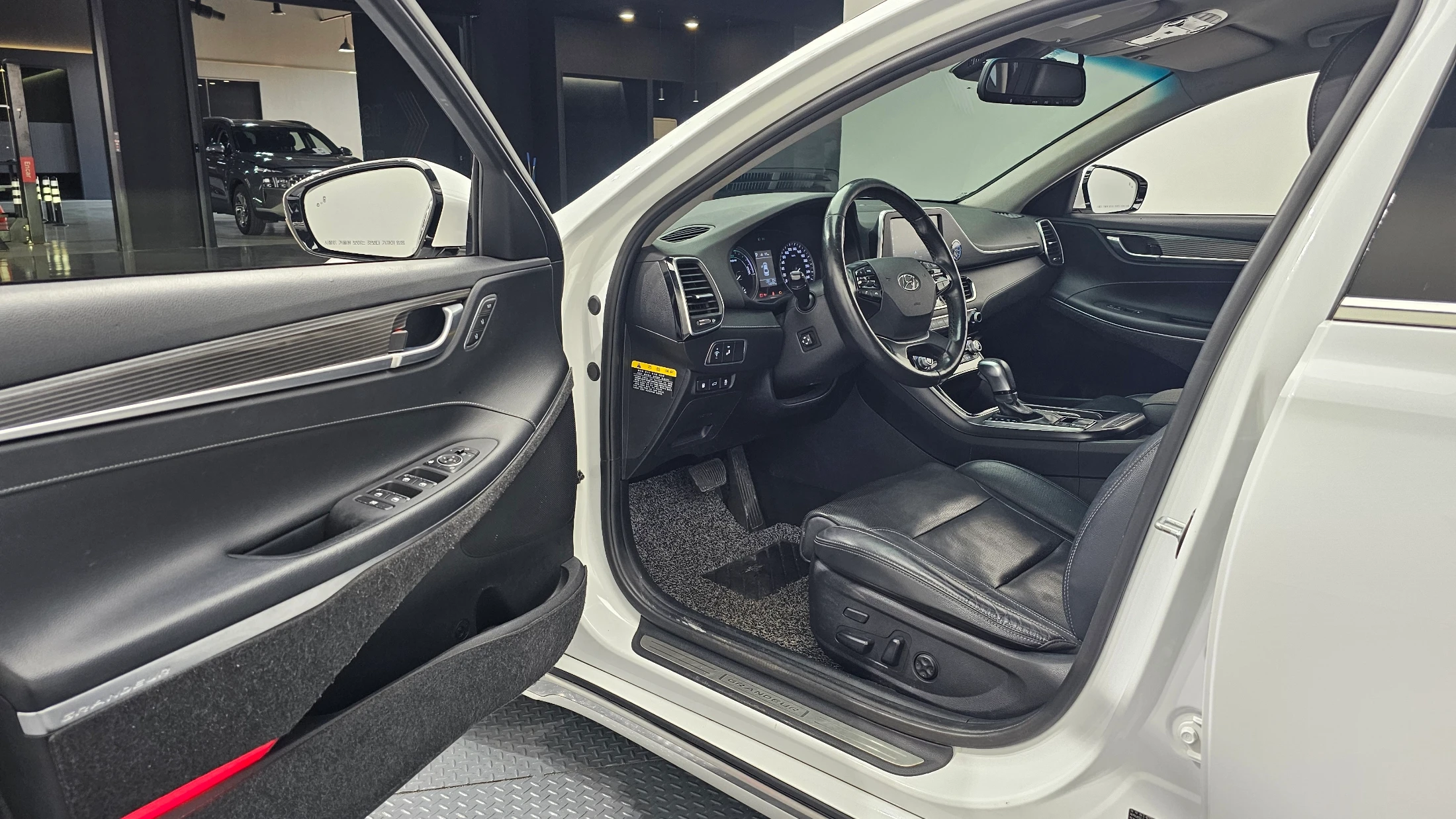 Hyundai Grandeur Ig Hybrid, 2017 — фото 10