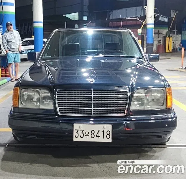 Mercedes-Benz E-Class W124