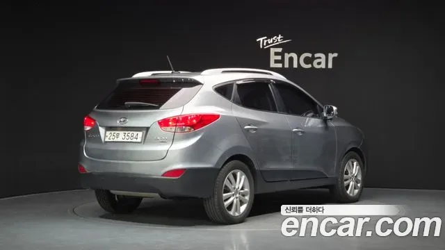 Hyundai Tucson ix, 2012 — фото 2