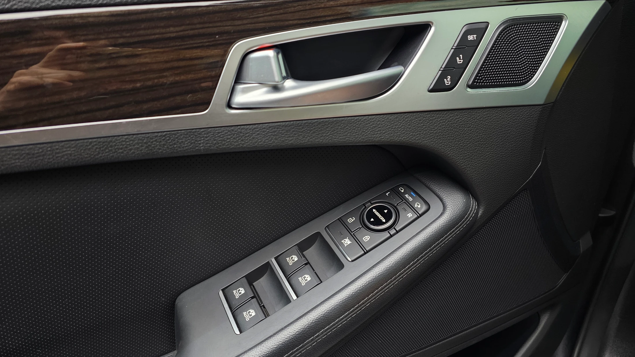 Genesis G80, 2017 — фото 16