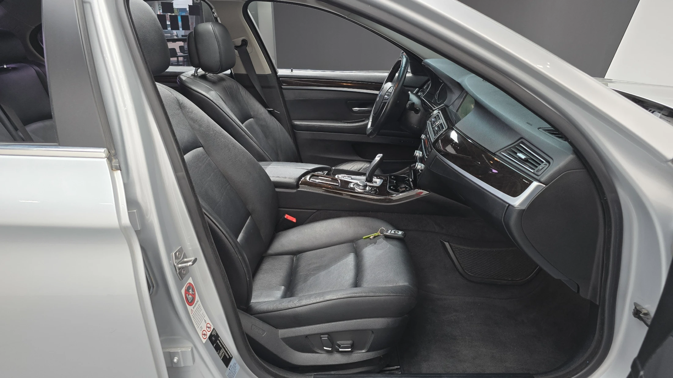 BMW 5-Series F10, 2013 — фото 11