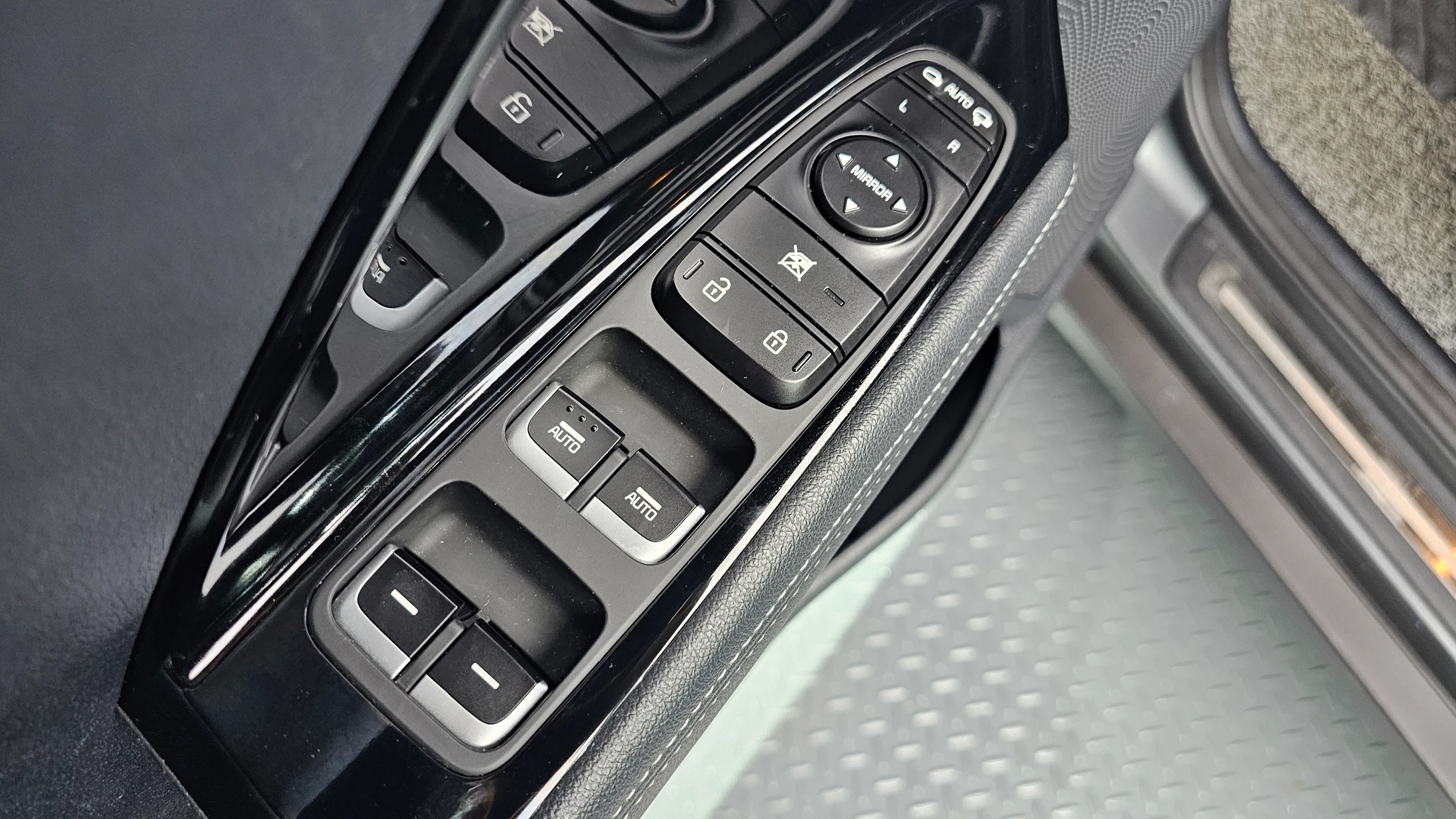 Kia Niro, 2017 — фото 11