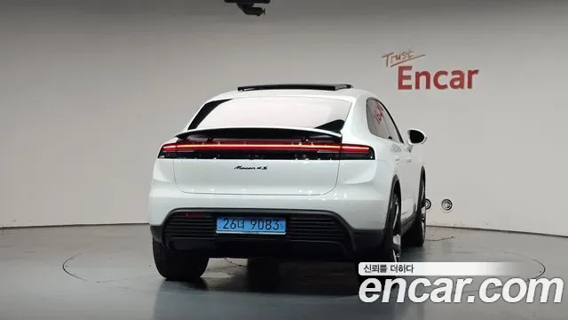 Porsche Macan EV, 2025 — фото 4