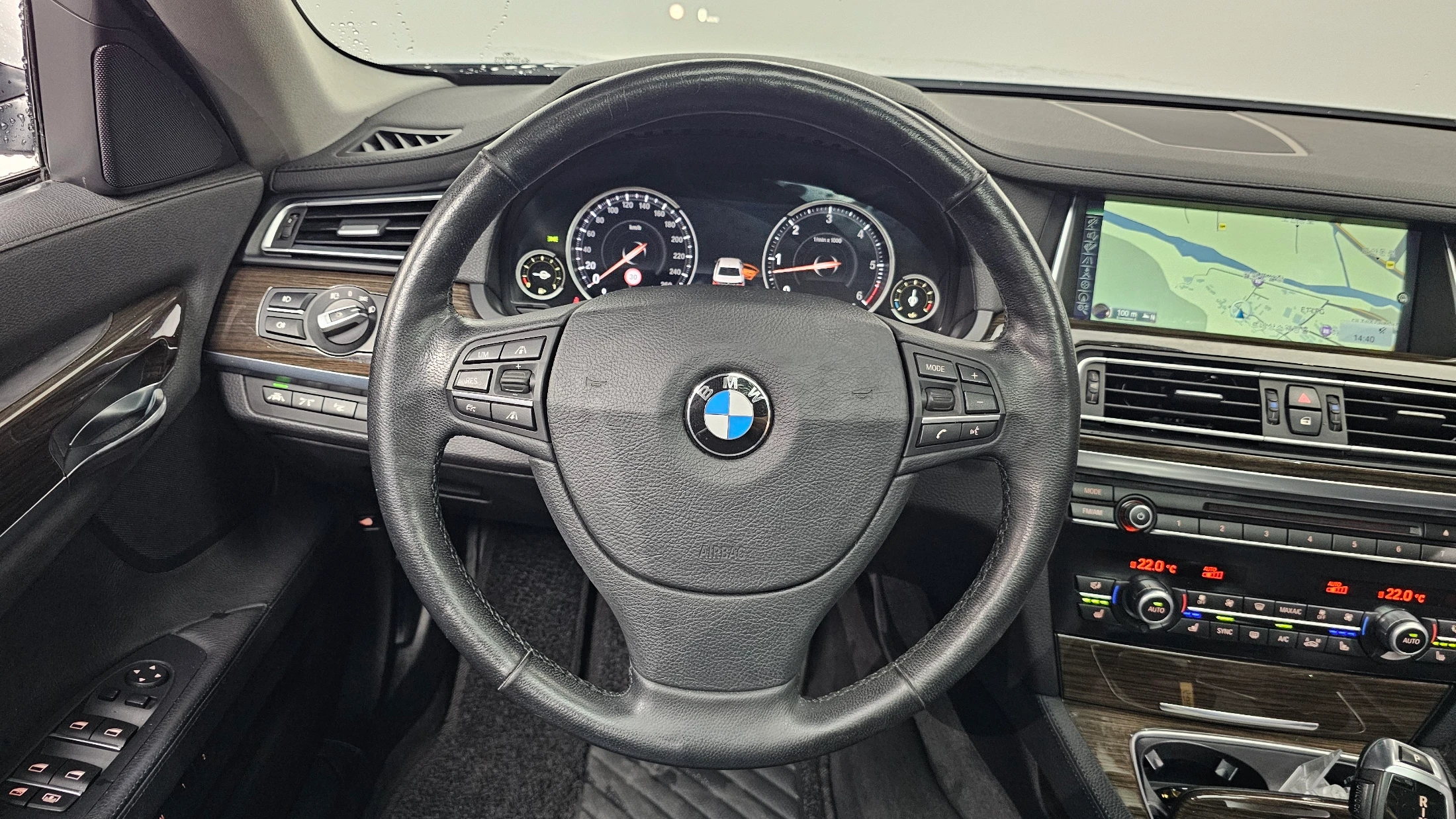 BMW 7-Series F01, 2014 — фото 12