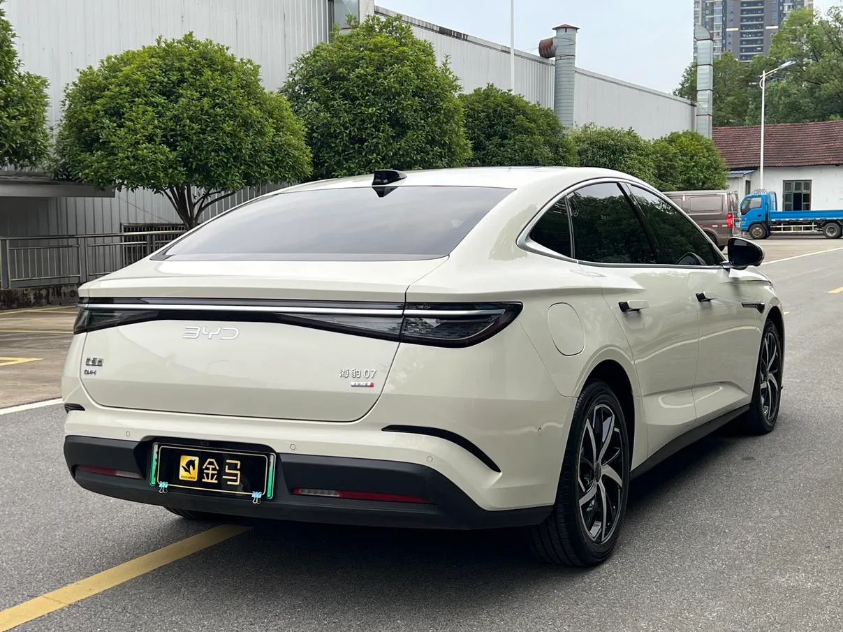 BYD Seal 07DM, 2026 — фото 11