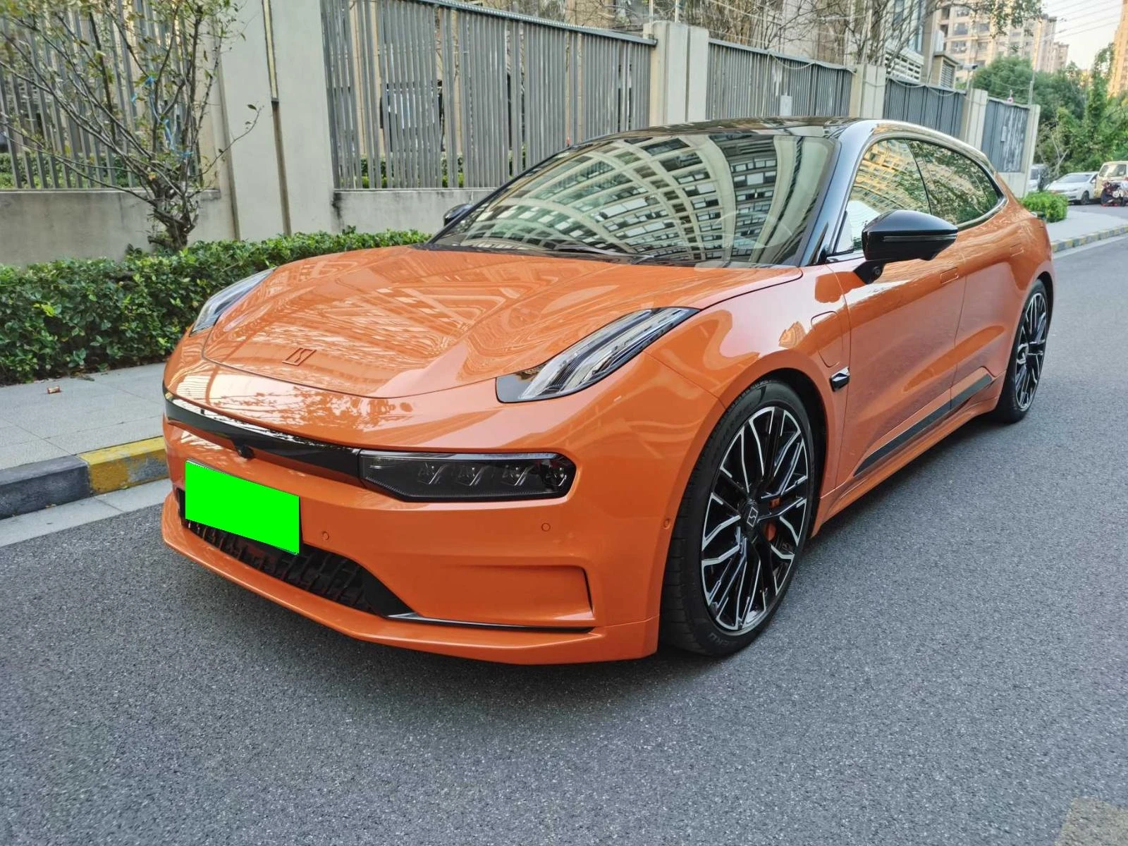 ZEEKR 001