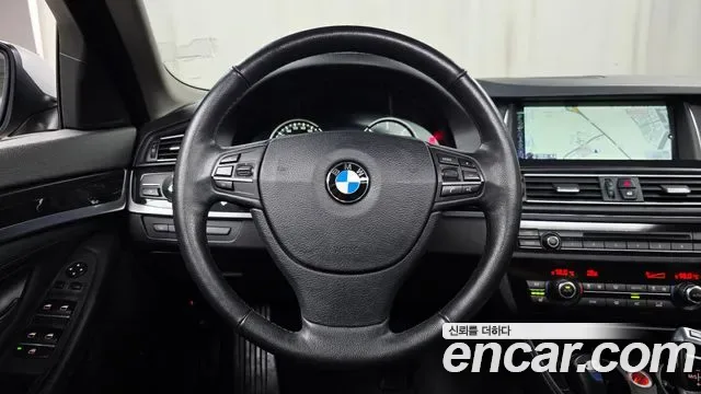 BMW 5-Series F10, 2013 — фото 14