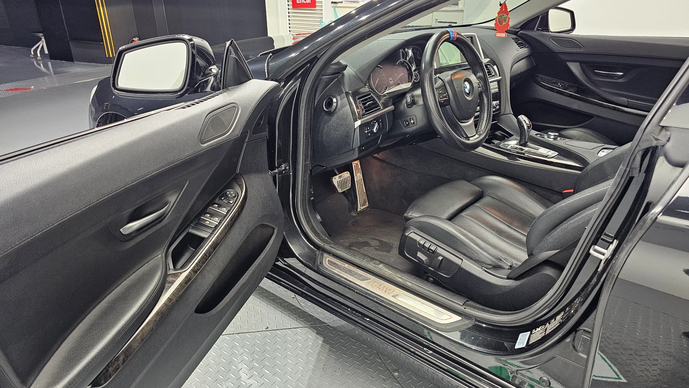 BMW 6-Series F12, 2013 — фото 11