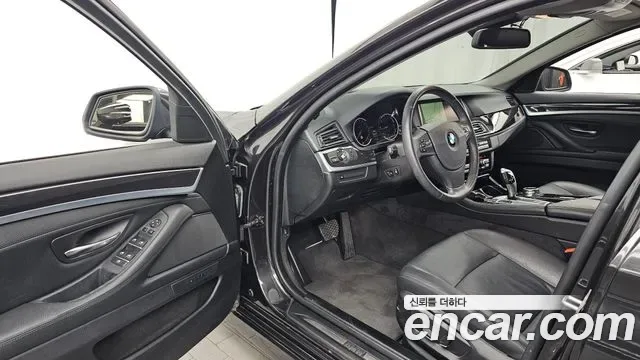 BMW 5-Series F10, 2013 — фото 10