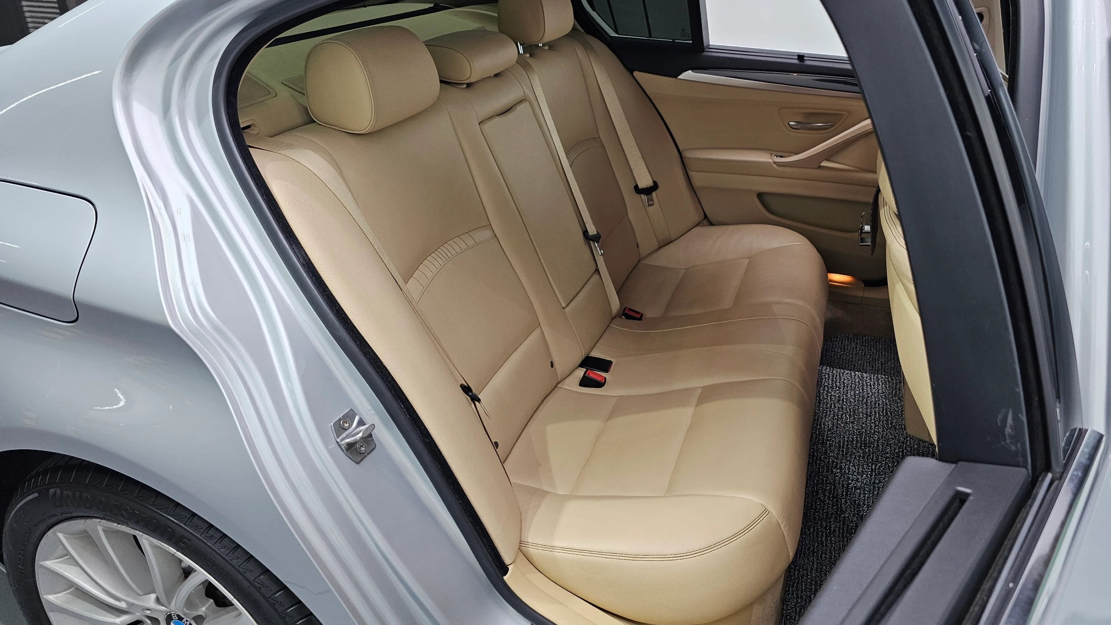 BMW 5-Series F10, 2015 — фото 11