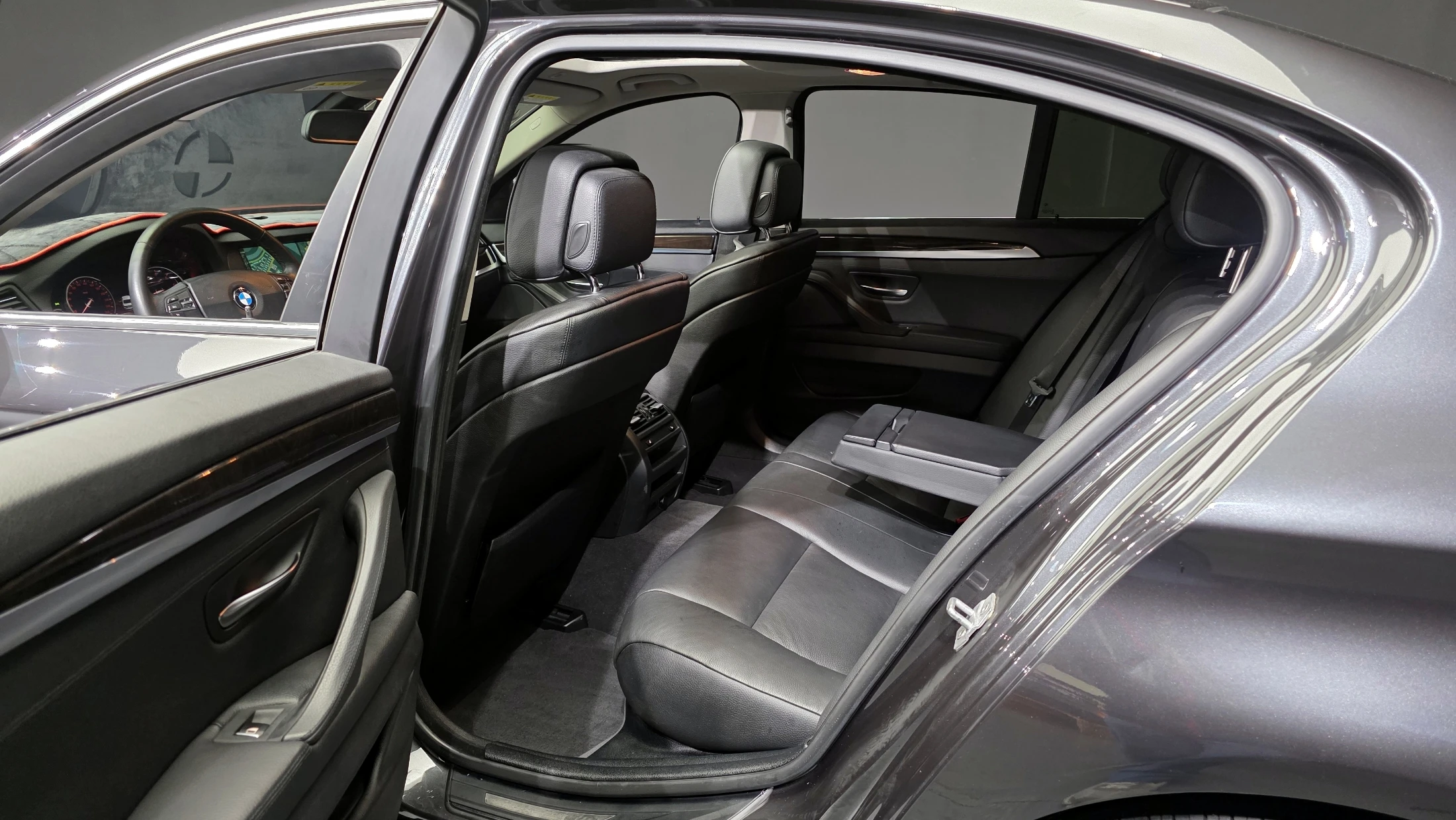 BMW 5-Series F10, 2013 — фото 11