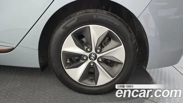 Hyundai Ioniq Ionic Electric, 2017 — фото 21