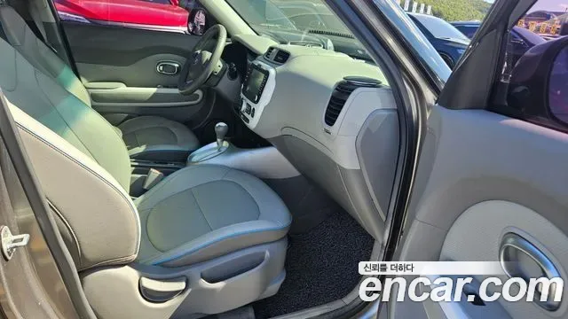 Kia Soul EV, 2017 — фото 19