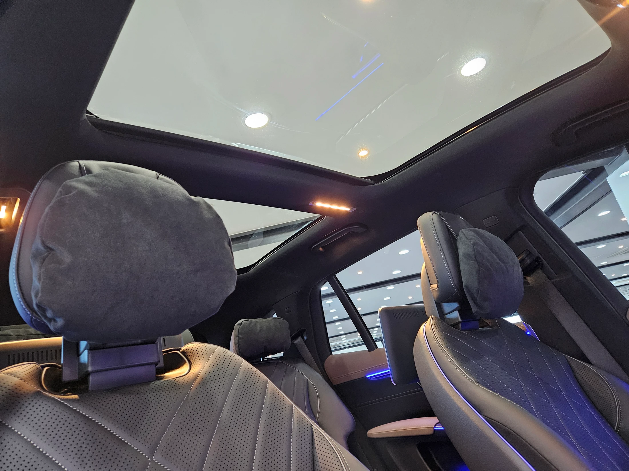 Mercedes-Benz Eqs SUV X296, 2025 — фото 14