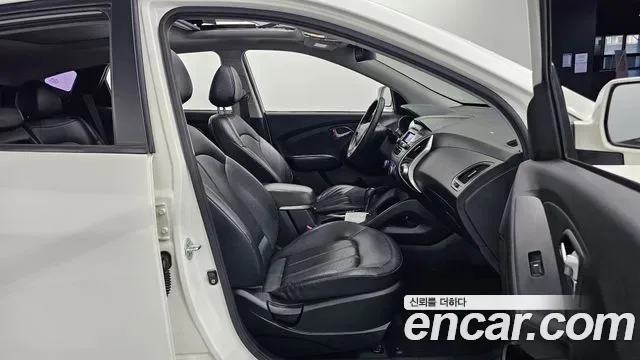Hyundai Tucson ix, 2012 — фото 11