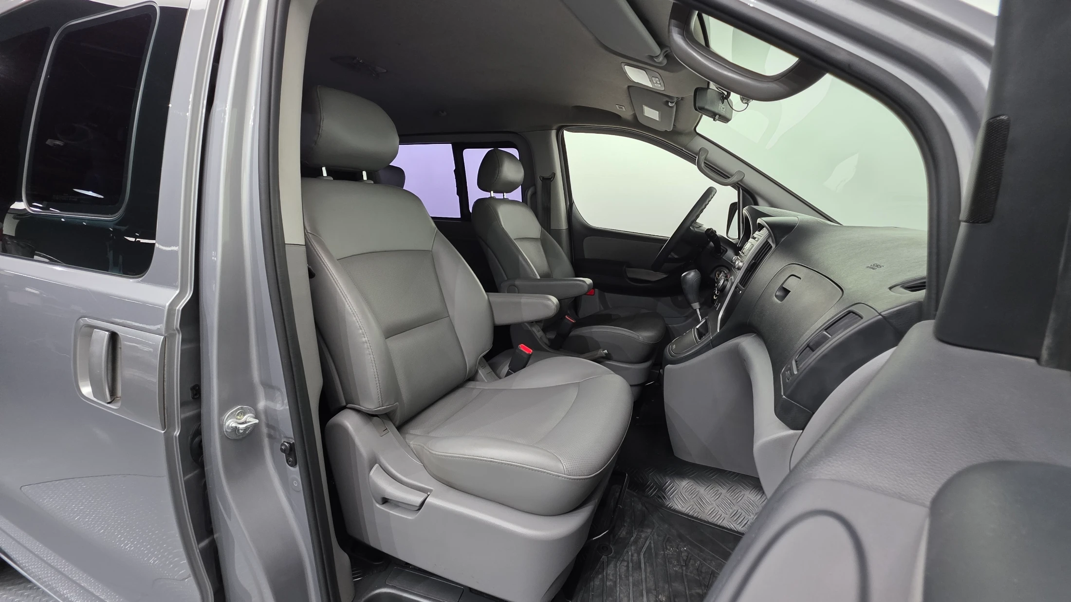 Hyundai Starex Grand Starex, 2012 — фото 10