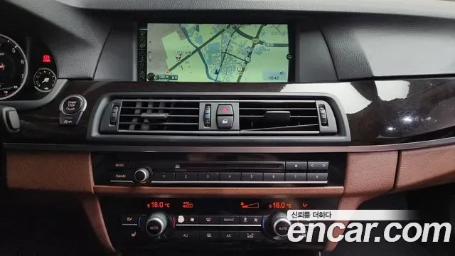BMW 5-Series F10, 2013 — фото 12