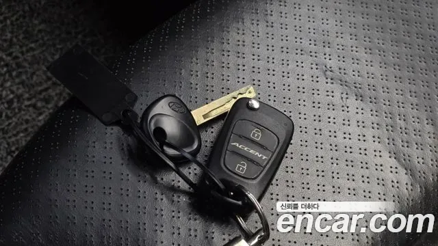 Hyundai Accent, 2012 — фото 17
